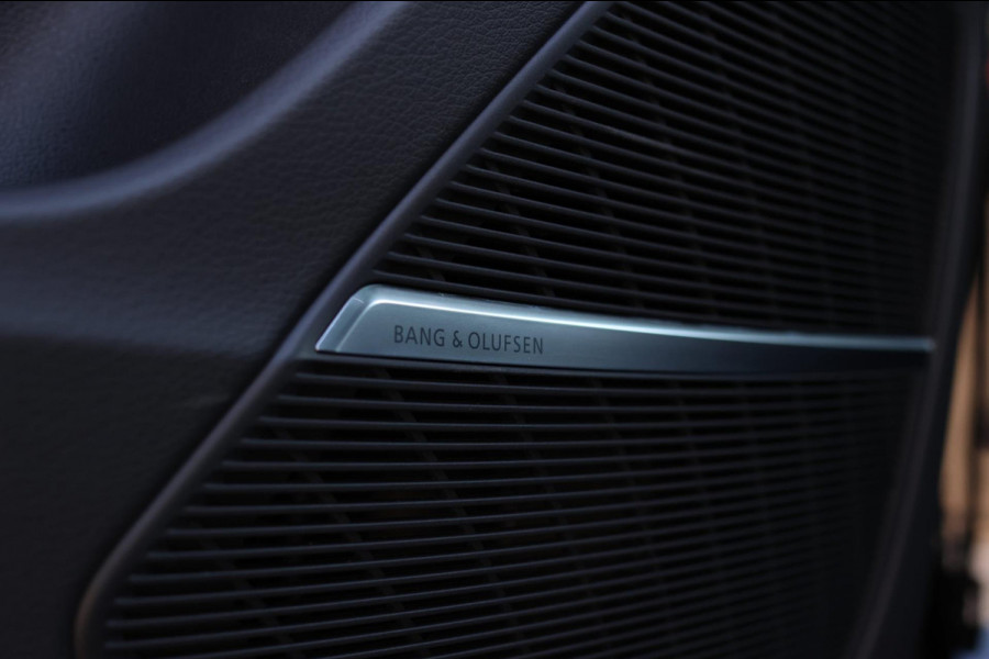Audi Q8 60 TFSI e Quattro Competition *Pano*RS-Stoelen*B&O*Massage*360 Camera*