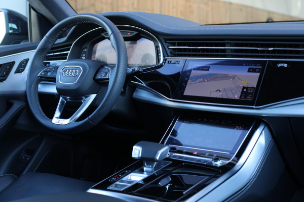 Audi Q8 60 TFSI e Quattro Competition *Pano*RS-Stoelen*B&O*Massage*360 Camera*