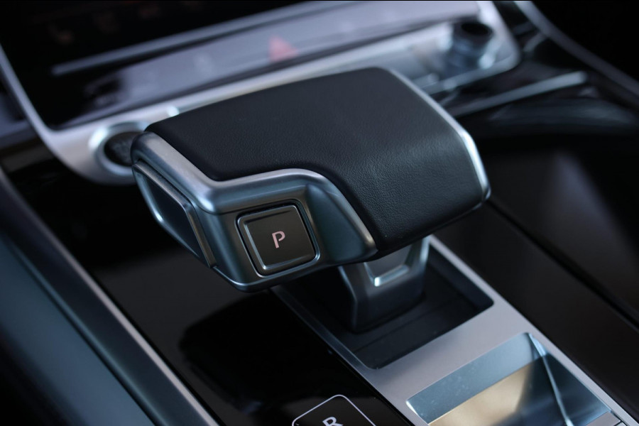 Audi Q8 60 TFSI e Quattro Competition *Pano*RS-Stoelen*B&O*Massage*360 Camera*