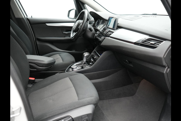 BMW 2 Serie Active Tourer 225xe iPerformance Plug In Hybrid 225pk PHEV | Navi | Stoelverwarming | 17"L.M | El. Achterklep | Cruise Control | PDC V + A |