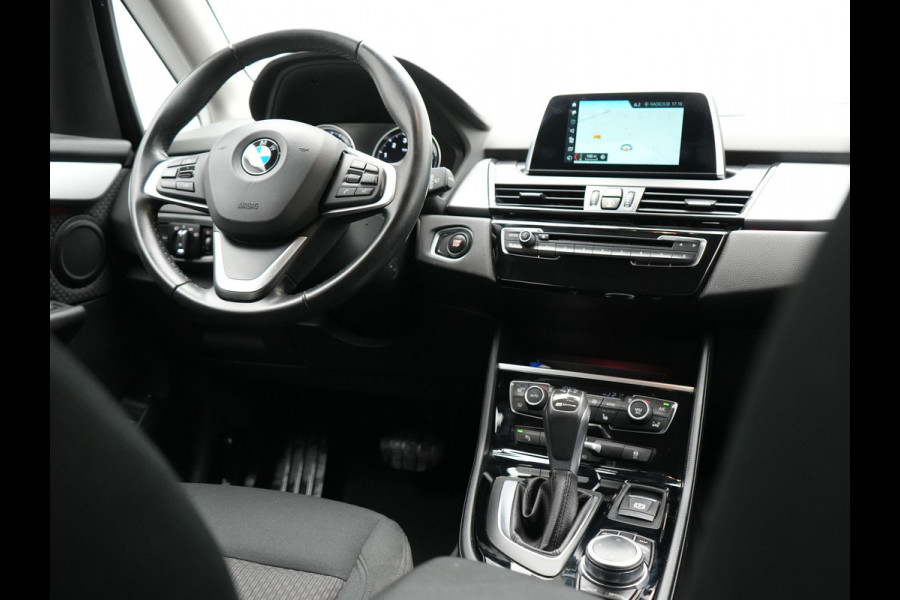 BMW 2 Serie Active Tourer 225xe iPerformance Plug In Hybrid 225pk PHEV | Navi | Stoelverwarming | 17"L.M | El. Achterklep | Cruise Control | PDC V + A |