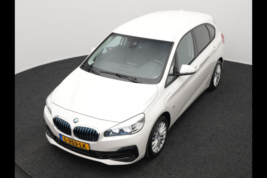 BMW 2 Serie Active Tourer 225xe iPerformance Plug In Hybrid 225pk PHEV | Navi | Stoelverwarming | 17"L.M | El. Achterklep | Cruise Control | PDC V + A |