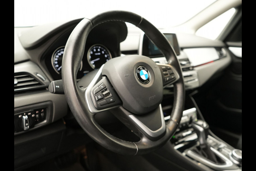 BMW 2 Serie Active Tourer 225xe iPerformance Plug In Hybrid 225pk PHEV | Navi | Stoelverwarming | 17"L.M | El. Achterklep | Cruise Control | PDC V + A |