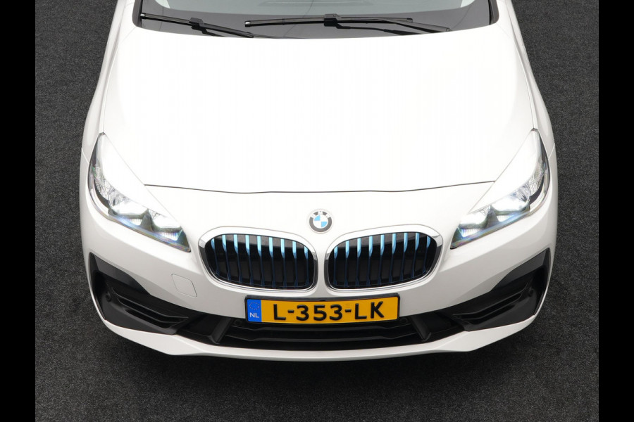 BMW 2 Serie Active Tourer 225xe iPerformance Plug In Hybrid 225pk PHEV | Navi | Stoelverwarming | 17"L.M | El. Achterklep | Cruise Control | PDC V + A |