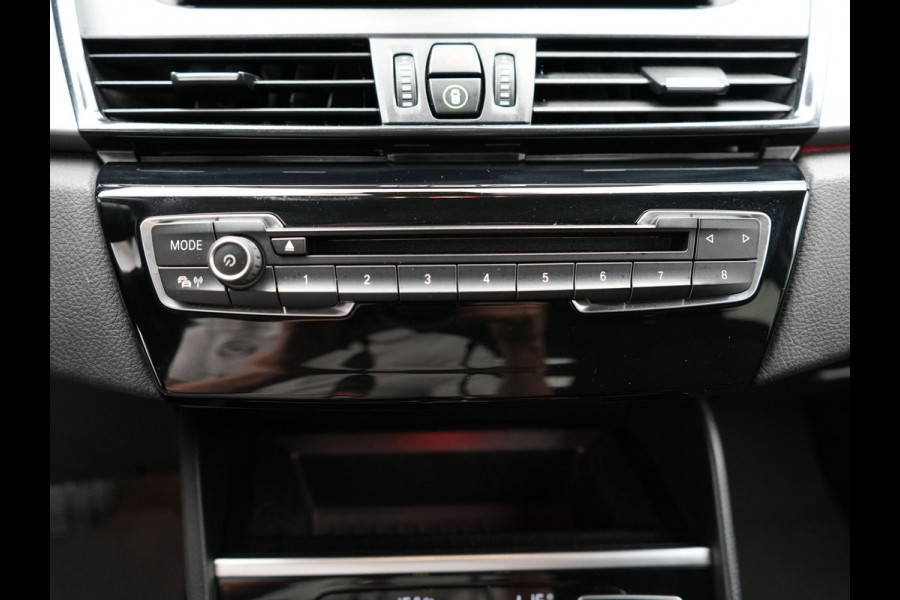 BMW 2 Serie Active Tourer 225xe iPerformance Plug In Hybrid 225pk PHEV | Navi | Stoelverwarming | 17"L.M | El. Achterklep | Cruise Control | PDC V + A |