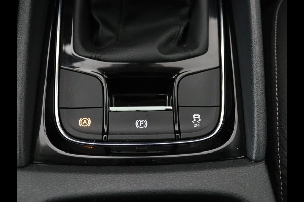 Škoda Karoq 1.0 TSI Business Edition | Trekhaak | Apple Carplay | Navigatie | Cruise Control Adaptief | Stoelverwarming | LED | LMV