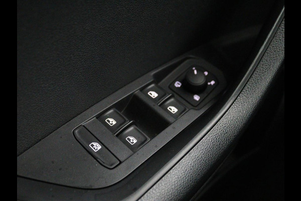 Škoda Karoq 1.0 TSI Business Edition | Trekhaak | Apple Carplay | Navigatie | Cruise Control Adaptief | Stoelverwarming | LED | LMV
