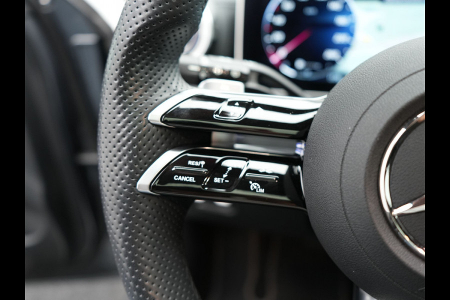 Mercedes-Benz C-Klasse Estate 300 e AMG Line Plug in Hybrid Selenite Magno PHEV | Panodak | Trekhaak af Fabriek | Adaptive Cruise | Elektrische Stoelen met  Memory | Carplay | Sfeerverlichting | MBUX | Navigatie | 360 Camera | DAB | Virtual |