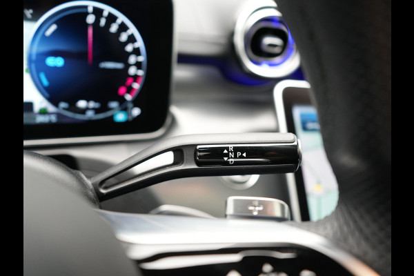 Mercedes-Benz C-Klasse Estate 300 e AMG Line Plug in Hybrid Selenite Magno PHEV | Panodak | Trekhaak af Fabriek | Adaptive Cruise | Elektrische Stoelen met  Memory | Carplay | Sfeerverlichting | MBUX | Navigatie | 360 Camera | DAB | Virtual |
