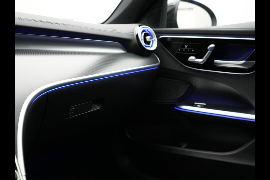 Mercedes-Benz C-Klasse Estate 300 e AMG Line Plug in Hybrid Selenite Magno PHEV | Panodak | Trekhaak af Fabriek | Adaptive Cruise | Elektrische Stoelen met  Memory | Carplay | Sfeerverlichting | MBUX | Navigatie | 360 Camera | DAB | Virtual |