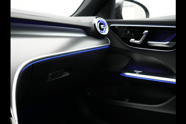 Mercedes-Benz C-Klasse Estate 300 e AMG Line Plug in Hybrid Selenite Magno PHEV | Panodak | Trekhaak af Fabriek | Adaptive Cruise | Elektrische Stoelen met  Memory | Carplay | Sfeerverlichting | MBUX | Navigatie | 360 Camera | DAB | Virtual |