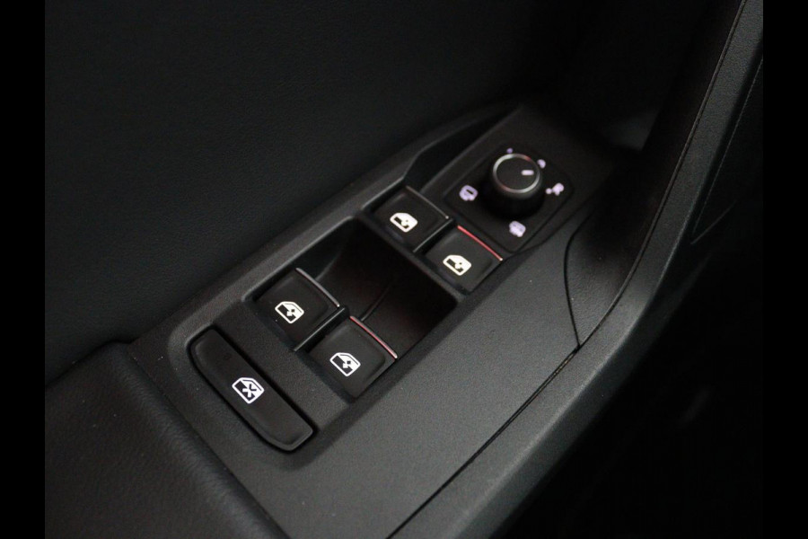Seat Leon 1.5 eTSI FR | Sfeerverlichting | Appel CarPlay | Navigatie | Camera | Cruise Control | LED | LMV 18