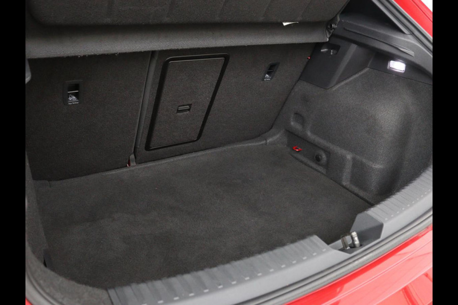 Seat Leon 1.5 eTSI FR | Sfeerverlichting | Appel CarPlay | Navigatie | Camera | Cruise Control | LED | LMV 18