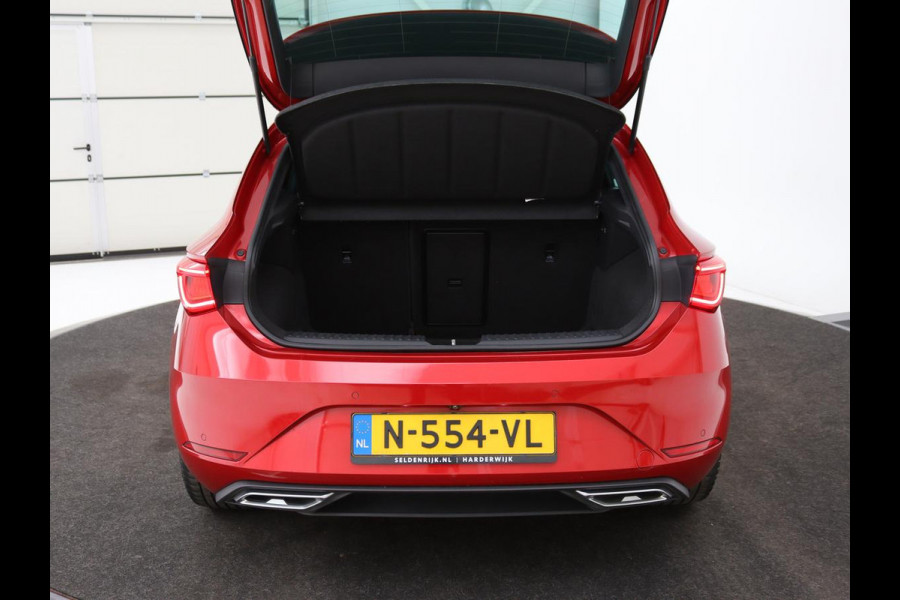 Seat Leon 1.5 eTSI FR | Sfeerverlichting | Appel CarPlay | Navigatie | Camera | Cruise Control | LED | LMV 18