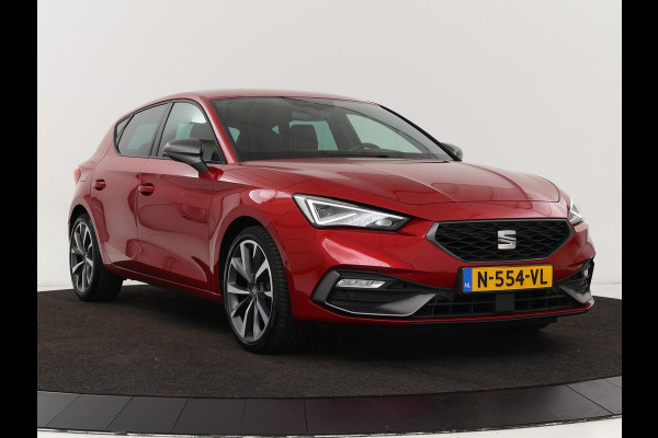 Seat Leon 1.5 eTSI FR | Sfeerverlichting | Appel CarPlay | Navigatie | Camera | Cruise Control | LED | LMV 18