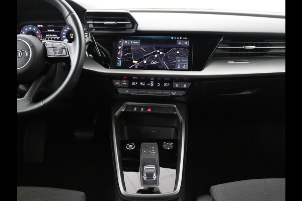 Audi A3 Limousine 30 TFSI Business edition Automaat | Trekhaak | Navigatie | Appel CarPlay | Cruise Control | DAB | LMV