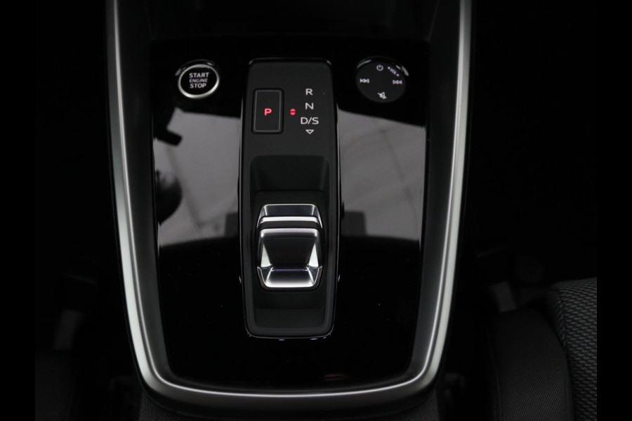 Audi A3 Limousine 30 TFSI Business edition Automaat | Trekhaak | Navigatie | Appel CarPlay | Cruise Control | DAB | LMV