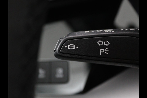 Audi A3 Limousine 30 TFSI Business edition Automaat | Trekhaak | Navigatie | Appel CarPlay | Cruise Control | DAB | LMV