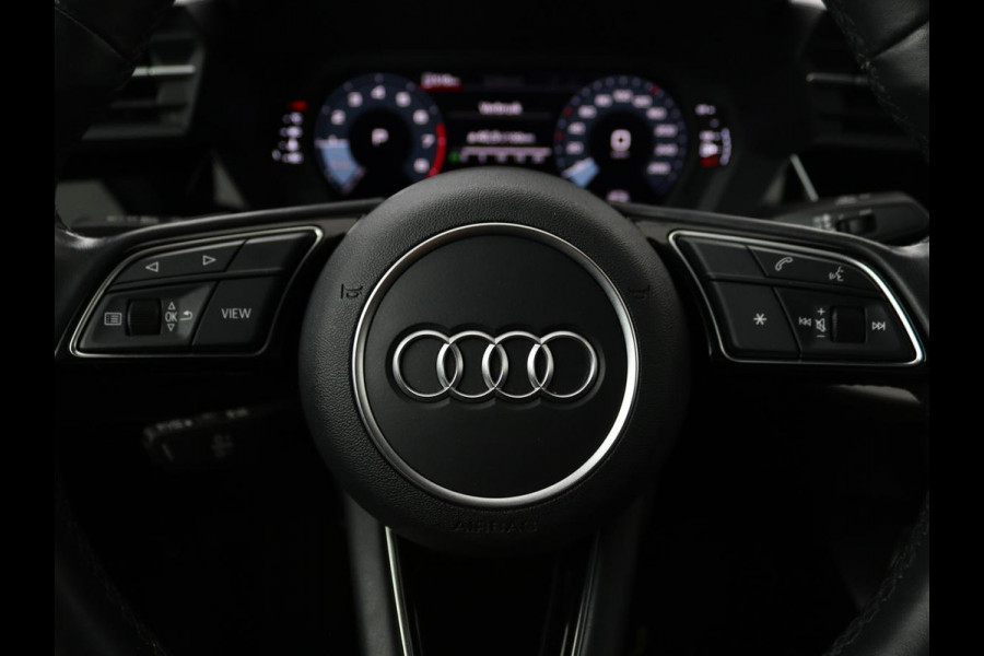 Audi A3 Limousine 30 TFSI Business edition Automaat | Trekhaak | Navigatie | Appel CarPlay | Cruise Control | DAB | LMV
