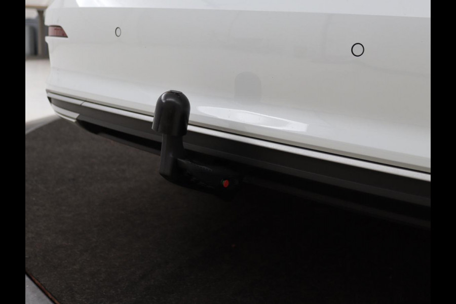 Audi A3 Limousine 30 TFSI Business edition Automaat | Trekhaak | Navigatie | Appel CarPlay | Cruise Control | DAB | LMV