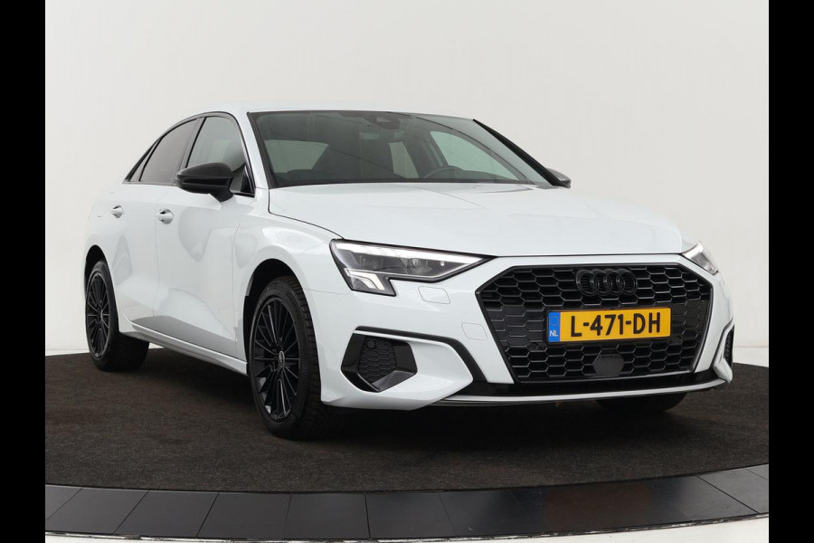 Audi A3 Limousine 30 TFSI Business edition Automaat | Trekhaak | Navigatie | Appel CarPlay | Cruise Control | DAB | LMV