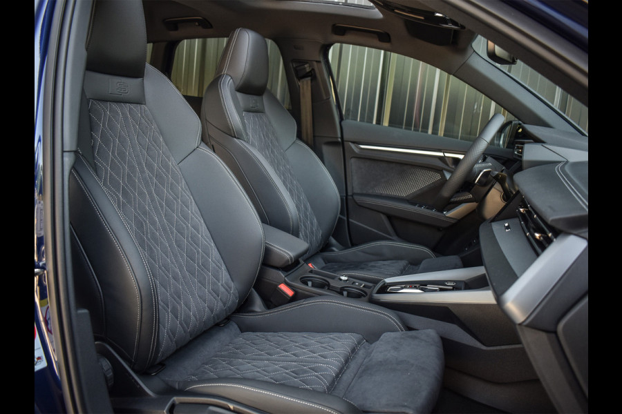 Audi A3 Sportback 45 TFSI e S EDITION COMPETITION | PANORAMADAK | S-SEATS | ADAPTIVE CRUISE | SONOS SOUND | CAMERA | BLACK-OPTIC | AMBIA