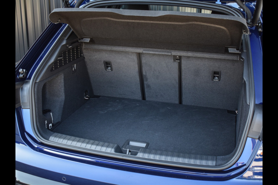 Audi A3 Sportback 45 TFSI e S EDITION COMPETITION | PANORAMADAK | S-SEATS | ADAPTIVE CRUISE | SONOS SOUND | CAMERA | BLACK-OPTIC | AMBIA