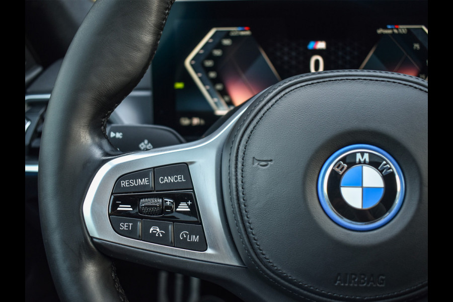 BMW i4 eDrive40 High EXECUTIVE 84 kWh | M-SPORT | SCHUIFDAK | SHADOW-LINE | NL- AUTO | CAMERA | HEAD-UP | TREKHAAK | MEMORY SEATS | AMB