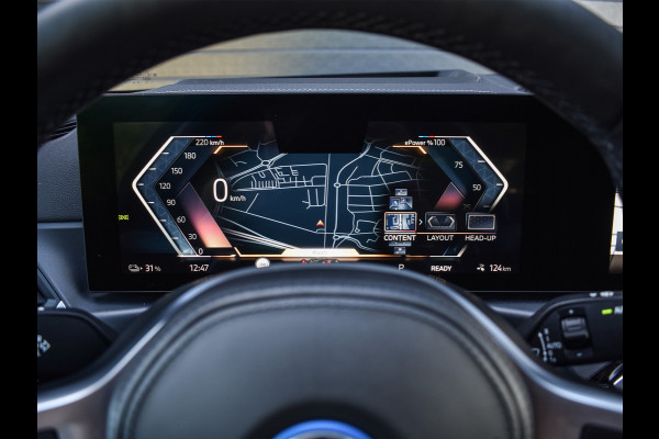BMW i4 eDrive40 High EXECUTIVE 84 kWh | M-SPORT | SCHUIFDAK | SHADOW-LINE | NL- AUTO | CAMERA | HEAD-UP | TREKHAAK | MEMORY SEATS | AMB