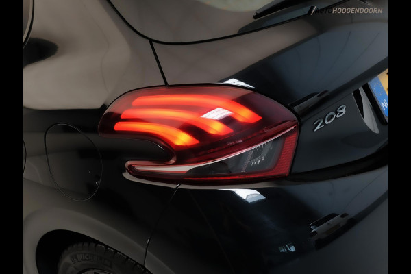 Peugeot 208 1.2 PureTech Signature Sport (APPLE CARPLAY,LED VERLICHTING,NAVIGATIE,CRUISE,PARKEERSENSOREN,LM-VELGEN,TOPCONDITIE)
