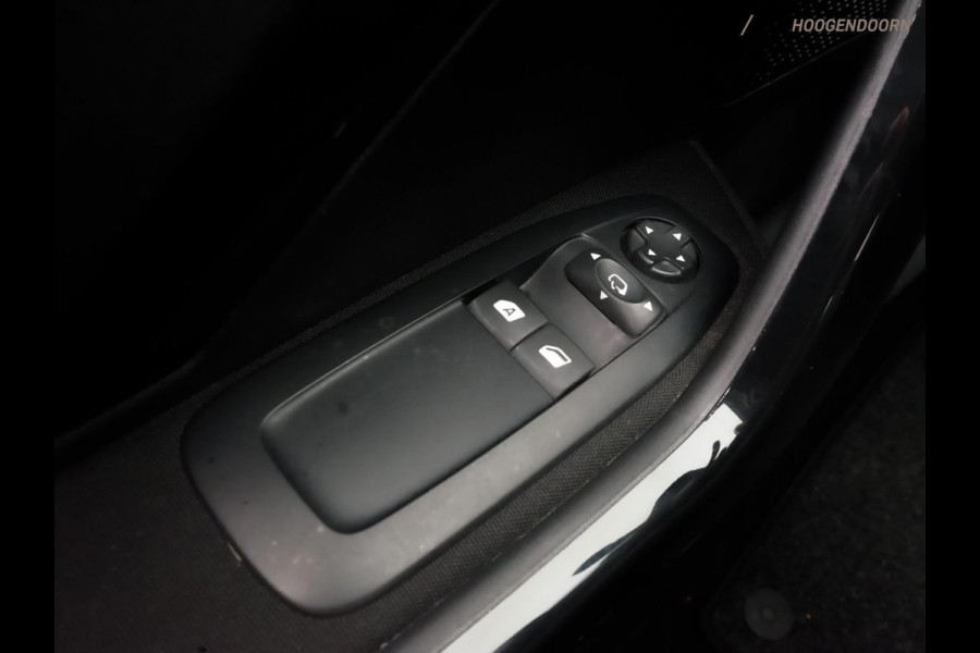 Peugeot 208 1.2 PureTech Signature Sport (APPLE CARPLAY,LED VERLICHTING,NAVIGATIE,CRUISE,PARKEERSENSOREN,LM-VELGEN,TOPCONDITIE)