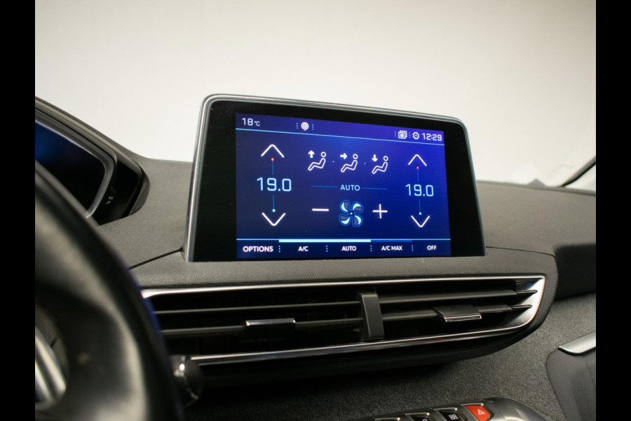 Peugeot 5008 1.2 PureTech Allure Sport (PANORAMADAK,NAVI,CRUISE,LEDER,LED,GETINT,CAMERA,DAB,PDC,SPORTSTOELEN,LM VELGEN,NETTESTAAT)