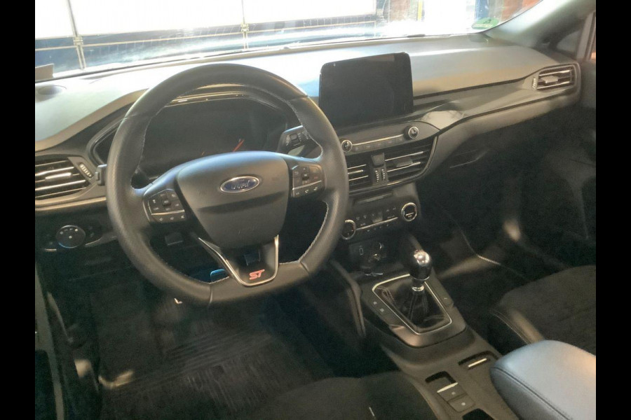 Ford FOCUS Wagon 2.3 EcoBoost ST-3 | 280PK | Adaptive cruise control | Launch control | Winter Pack | Full LED | Camera