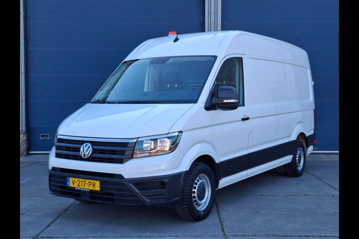 Volkswagen Crafter 35 2.0 TDI L3H3 Highline AIRCO / CRUISE CONTROLE / NAVI / CAMERA / TREKHAAK / CARPLAY Volkswagen Crafter 35 2.0 TDI L3H3 Highline AIRCO / CRUISE CONTROLE / NAVI / CAMERA / TREKHAAK / CARPLAY