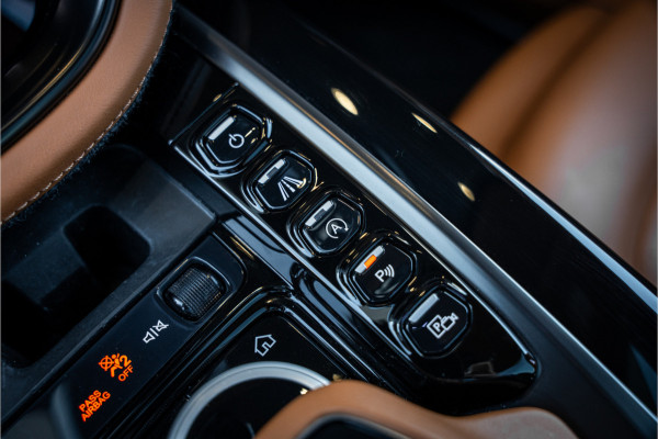 Aston Martin Dbx 4.0 V8 - 1/500 | Panorama | 360 Camera | Luchtvering | Stoelkoeling
