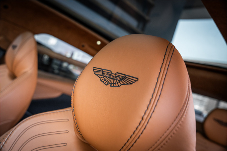 Aston Martin Dbx 4.0 V8 - 1/500 | Panorama | 360 Camera | Luchtvering | Stoelkoeling