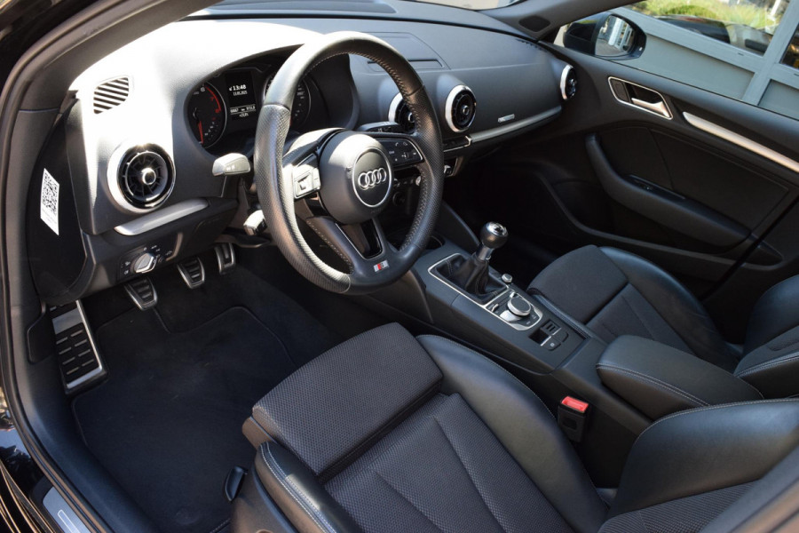 Audi A3 Sportback 1.0 TFSI Sport S Line Edition|19" velgen|