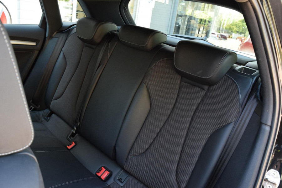 Audi A3 Sportback 1.0 TFSI Sport S Line Edition|19" velgen|