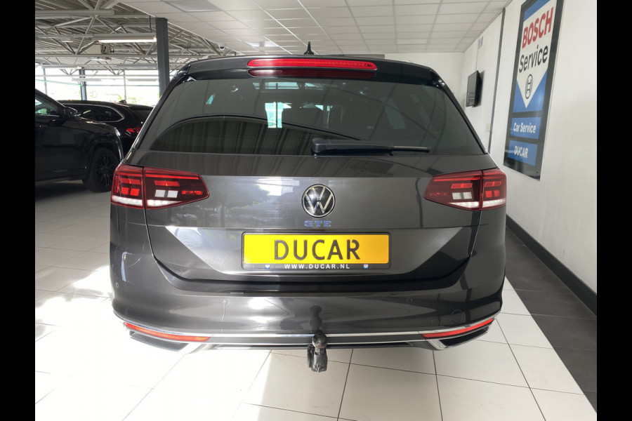 Volkswagen Passat 1.4 TSI PHEV GTE Business Trekhaak | Leer | Panorama dak | Elektrische achterklep / Virtual cockpit