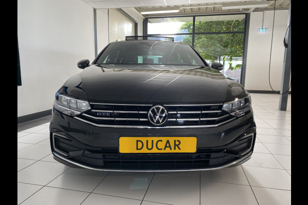 Volkswagen Passat 1.4 TSI PHEV GTE Business Trekhaak | Leer | Panorama dak | Elektrische achterklep / Virtual cockpit