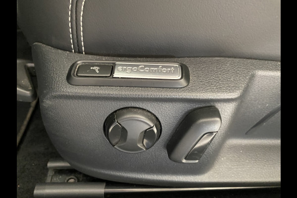Volkswagen Passat 1.4 TSI PHEV GTE Business Trekhaak | Leer | Panorama dak | Elektrische achterklep / Virtual cockpit