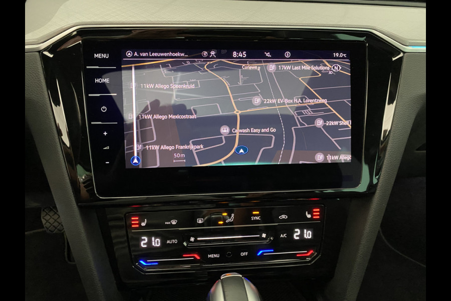 Volkswagen Passat 1.4 TSI PHEV GTE Business Trekhaak | Leer | Panorama dak | Elektrische achterklep / Virtual cockpit