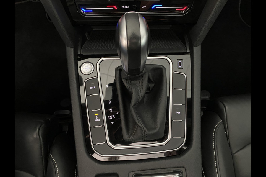 Volkswagen Passat 1.4 TSI PHEV GTE Business Trekhaak | Leer | Panorama dak | Elektrische achterklep / Virtual cockpit