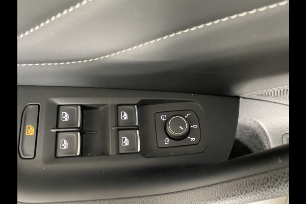 Volkswagen Passat 1.4 TSI PHEV GTE Business Trekhaak | Leer | Panorama dak | Elektrische achterklep / Virtual cockpit