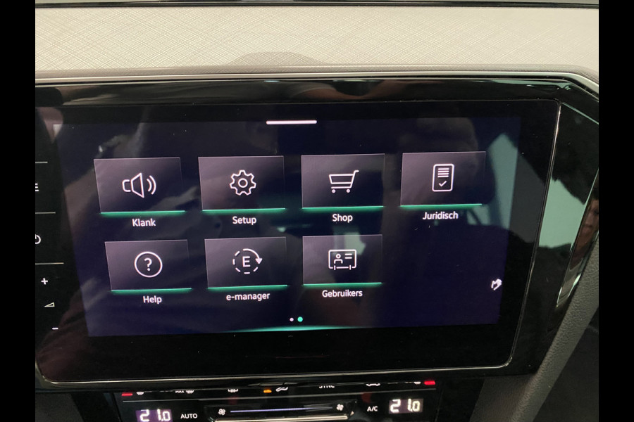 Volkswagen Passat 1.4 TSI PHEV GTE Business Trekhaak | Leer | Panorama dak | Elektrische achterklep / Virtual cockpit