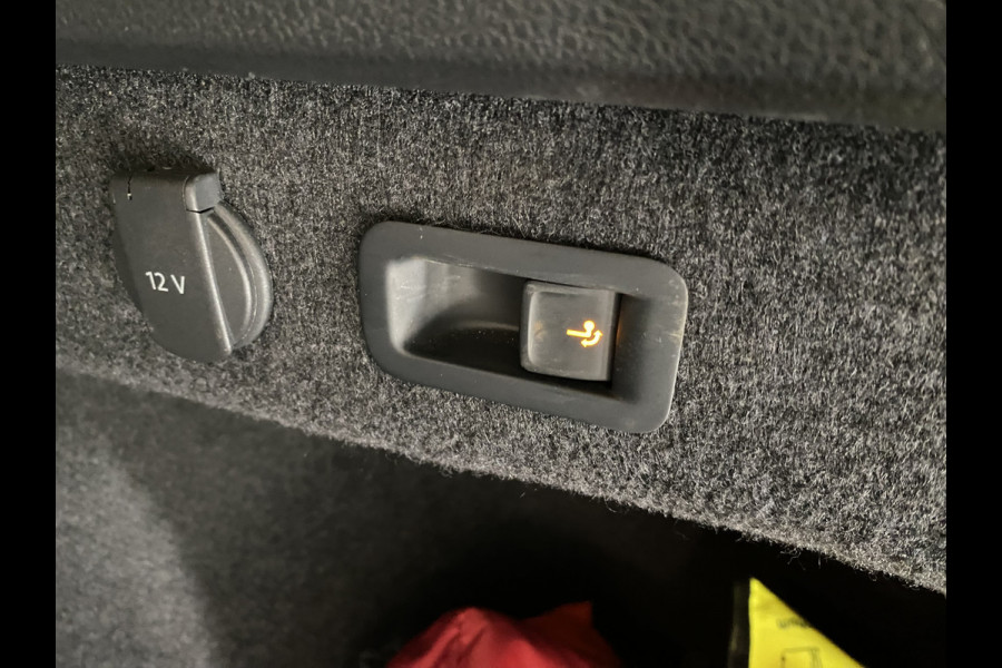 Volkswagen Passat 1.4 TSI PHEV GTE Business Trekhaak | Leer | Panorama dak | Elektrische achterklep / Virtual cockpit