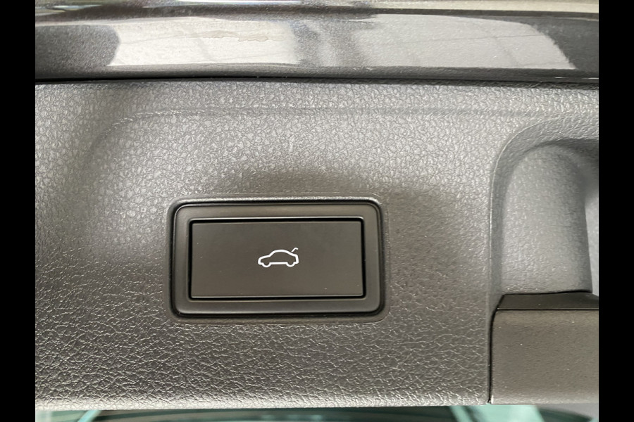 Volkswagen Passat 1.4 TSI PHEV GTE Business Trekhaak | Leer | Panorama dak | Elektrische achterklep / Virtual cockpit
