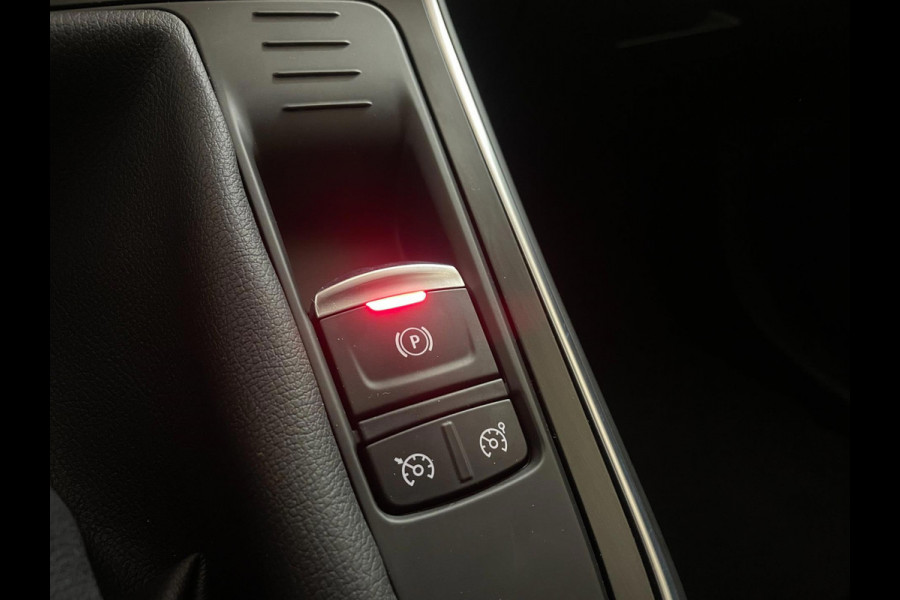 Renault Scénic 1.3 TCe Intens AIRCO CLIMA NAVI STOELVERW PDC CAMERA VELGEN NIEUWSTAAT