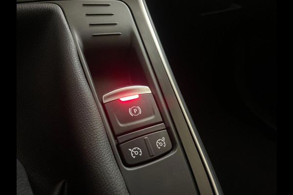 Renault Scénic 1.3 TCe Intens AIRCO CLIMA NAVI STOELVERW PDC CAMERA VELGEN NIEUWSTAAT