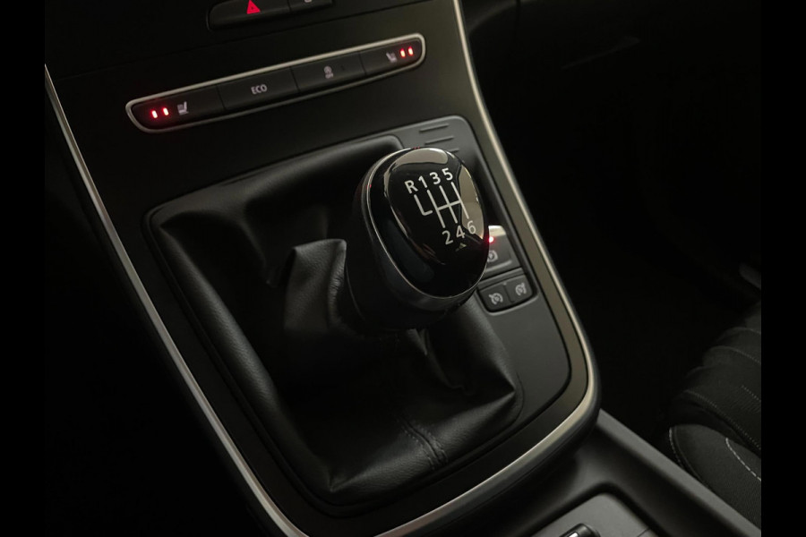 Renault Scénic 1.3 TCe Intens AIRCO CLIMA NAVI STOELVERW PDC CAMERA VELGEN NIEUWSTAAT